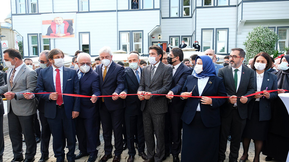 Aranması olan 10 kişi 111 polisin katıldığı operasyonla yakalandı