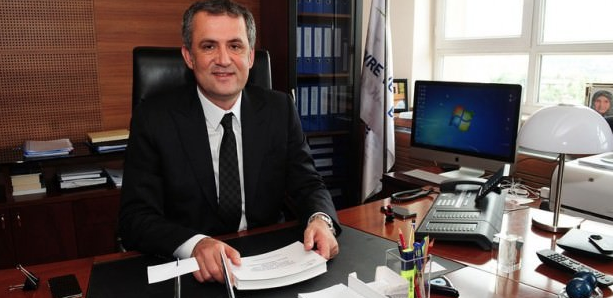 Beyoğlu'nda nefes kesen müdahale: Polis canını hiçe sayıp hayat kurtardı